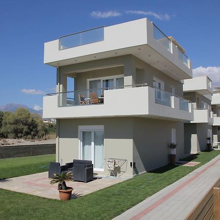 Holiday Luxury Villas Каламаки Екстериор снимка