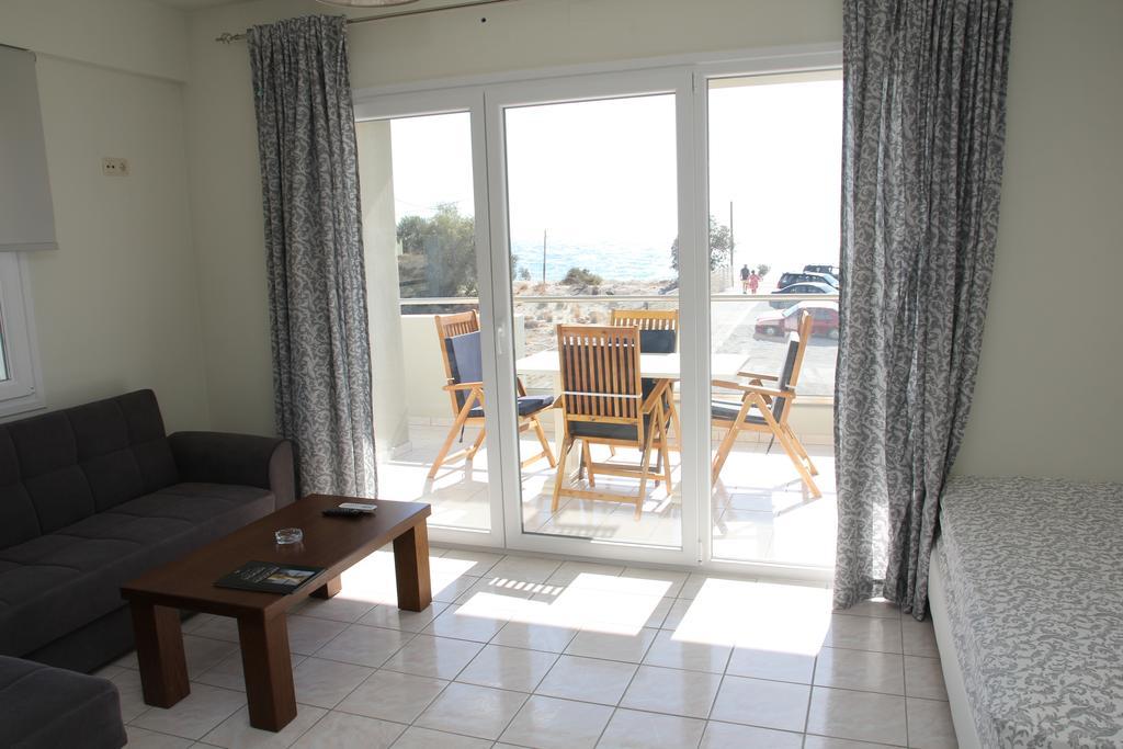 Holiday Luxury Villas Каламаки Екстериор снимка