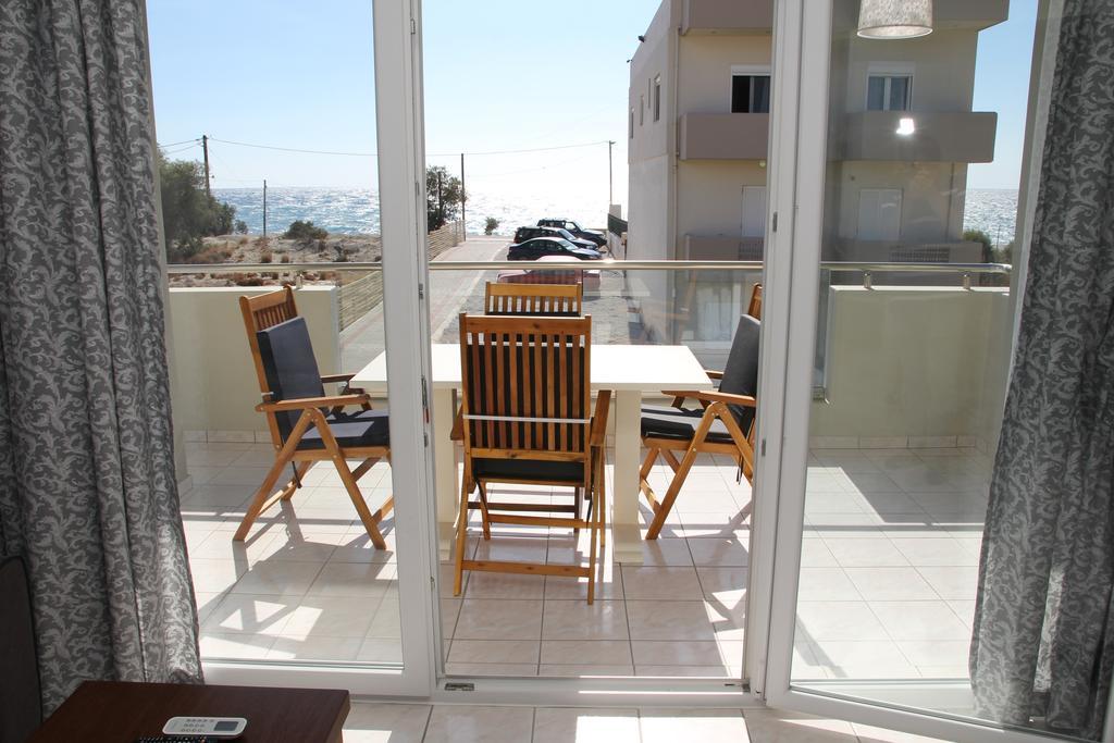 Holiday Luxury Villas Каламаки Екстериор снимка