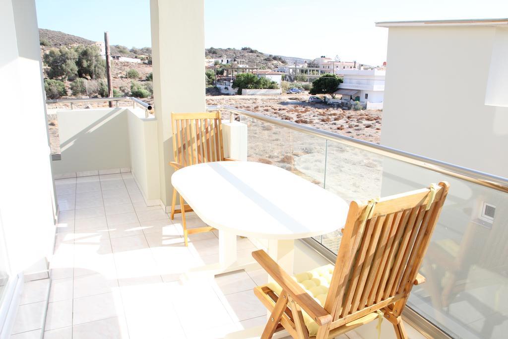 Holiday Luxury Villas Каламаки Екстериор снимка