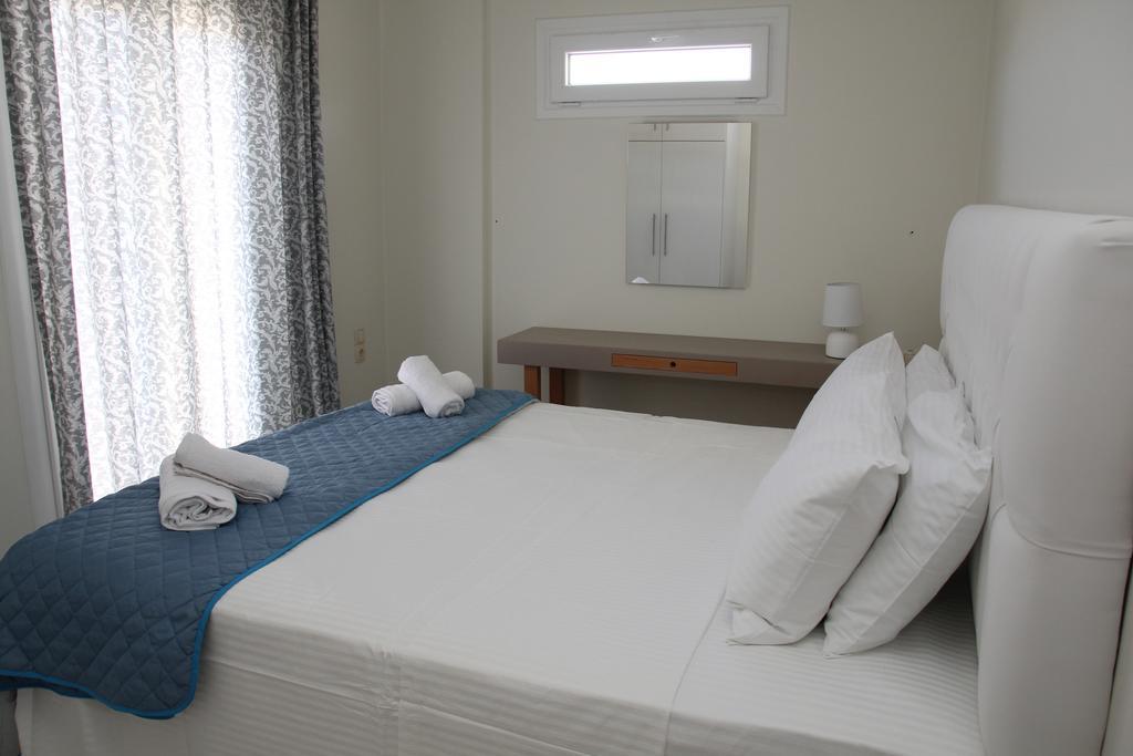 Holiday Luxury Villas Каламаки Екстериор снимка
